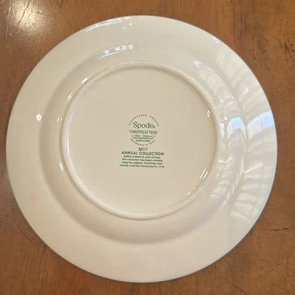 NWOT Spode Christmas Tree 2017 Annual Collector Plate - Picture 3 of 4